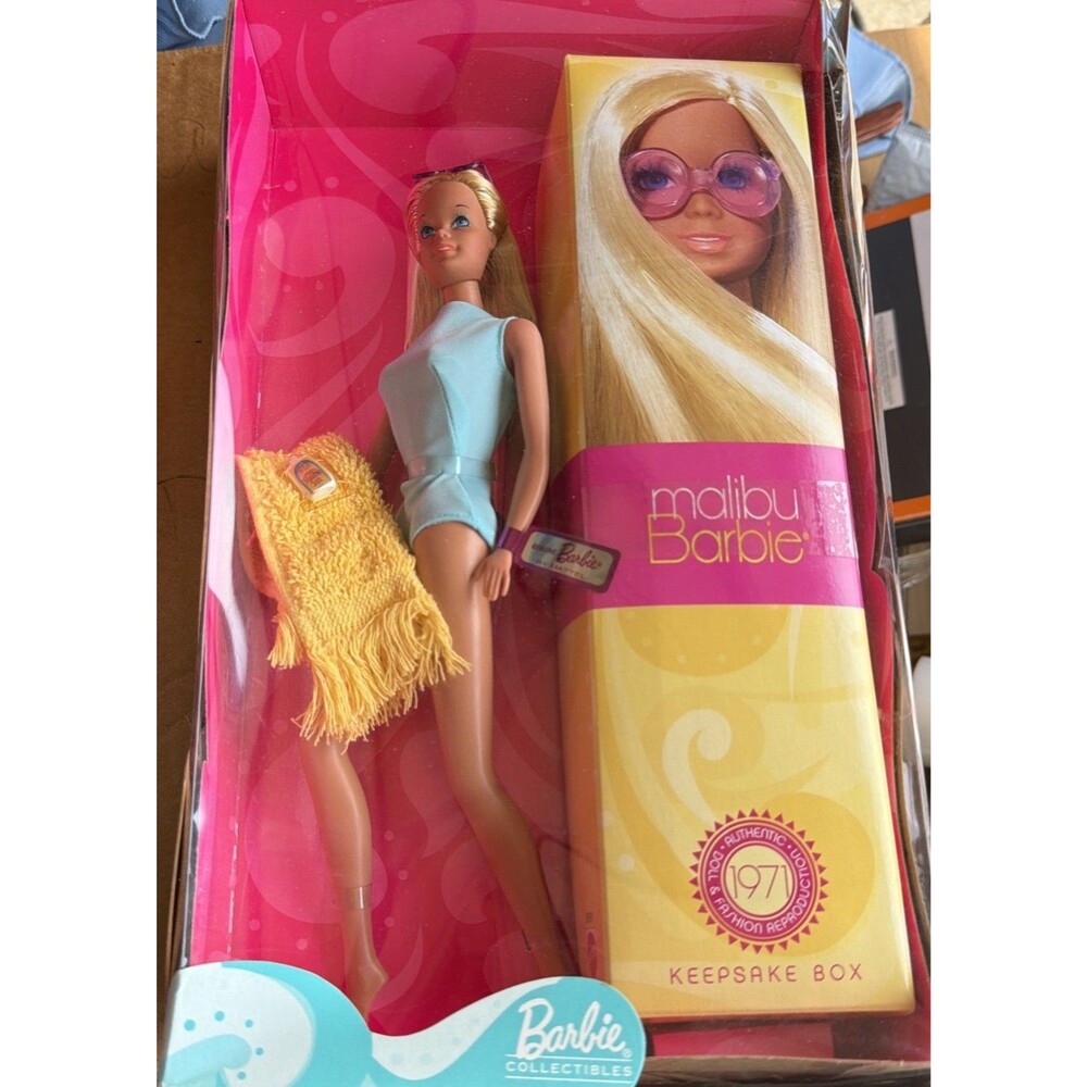 2001 Malibu Barbie 1971 Reproduction Collector Edition 56061 NRFB Box Wear